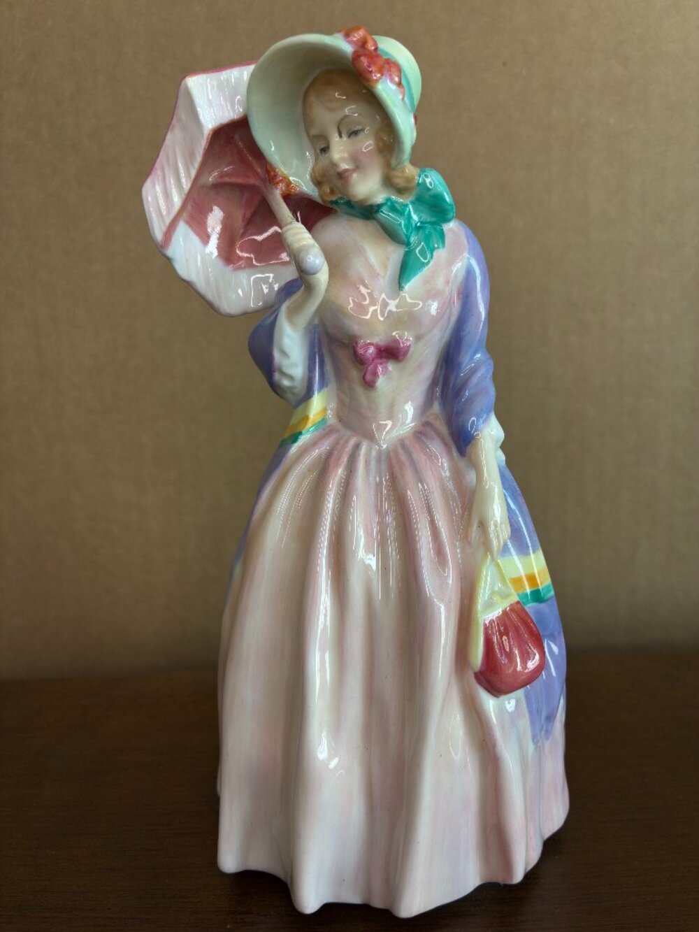 ROYAL DOULTON PRETTY LADIES SERIES - MISS DEMURE